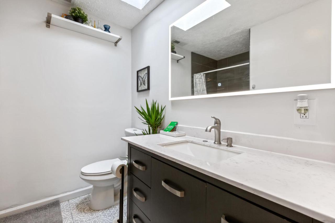 Pristine Townhouse With Rooftop Deck Near Canton! Baltimore Luaran gambar