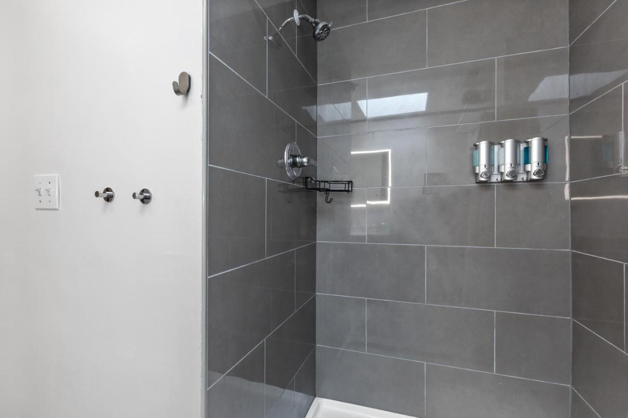 Pristine Townhouse With Rooftop Deck Near Canton! Baltimore Luaran gambar