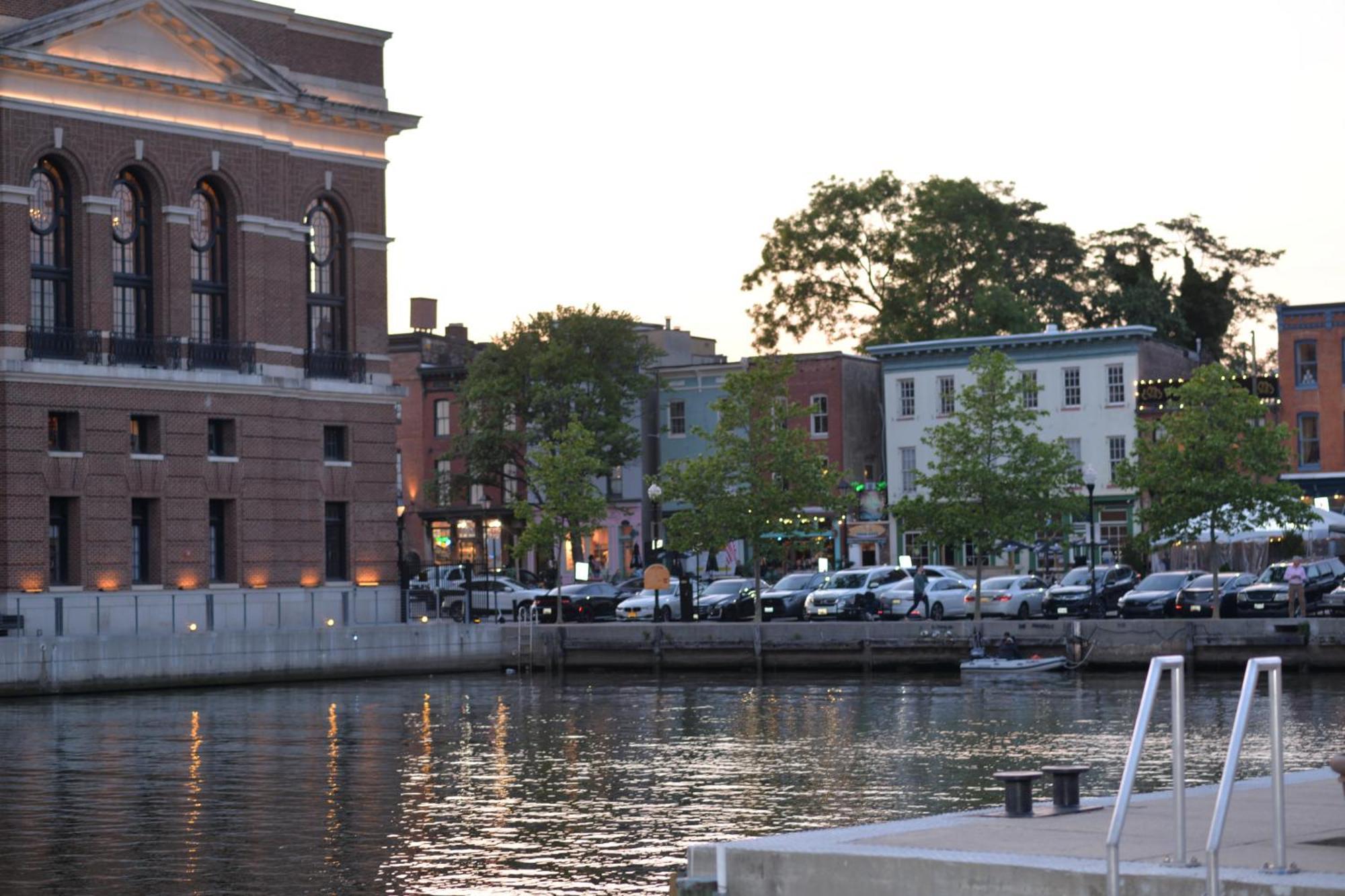 Pristine Townhouse With Rooftop Deck Near Canton! Baltimore Luaran gambar